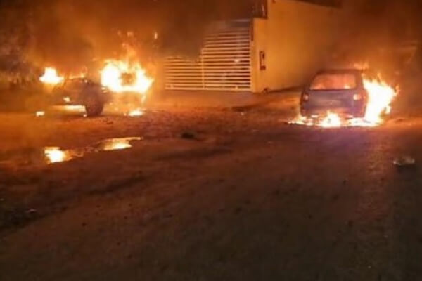 Carros-são-incendiados-24h-após-assassinato-de-homem-em-Cáceres