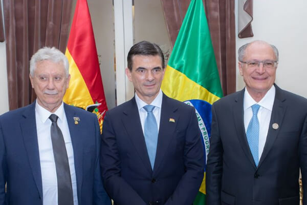 José-Lacerda-ganha-força-no-governo-e-integra-comitiva