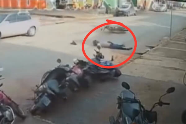 Motociclista-perde-o-controle-destrói-seis-motos-e-causa