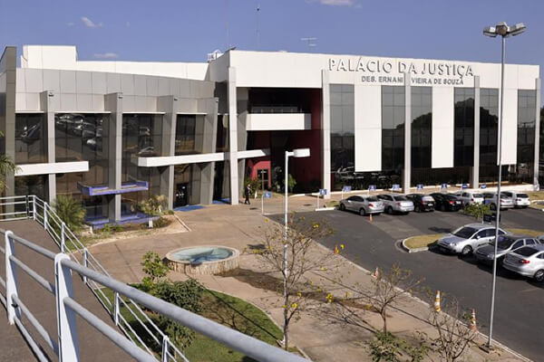Tribunal-de-Justiça-afasta-dois-juízes-de-Mato-Grosso