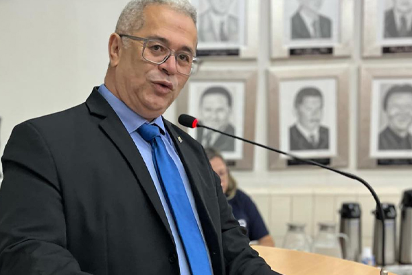 Vereador denuncia ameaça de ex-vereador em áudio eu piso no seu pescoço