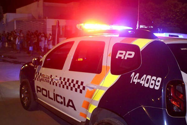 Criminosos-se-passam-por-policiais-e-atiram