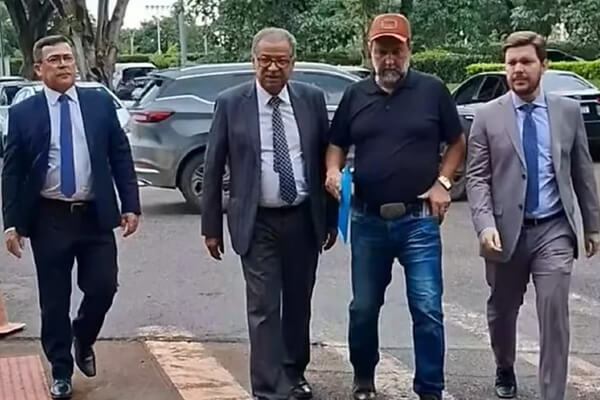 Líder-dos-caminhoneiros-vai-à-Presidência-da-República