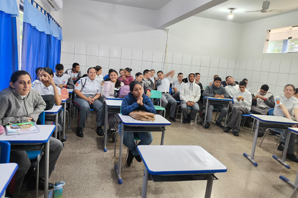 Estudantes-se-destacam-em-redações-sobre