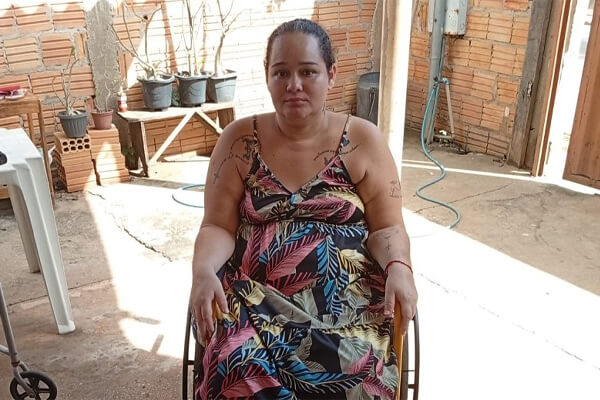 Mãe-de-três-filhos-perde-movimentos