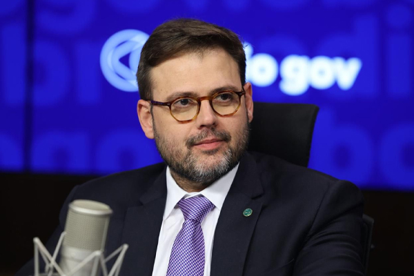 Mesmo na oposição, Irajá Lacerda articula R$ 700 mil para a assistência social de Cáceres