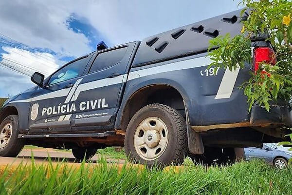 Polícia-Civil-devolve-cachorro-a-família