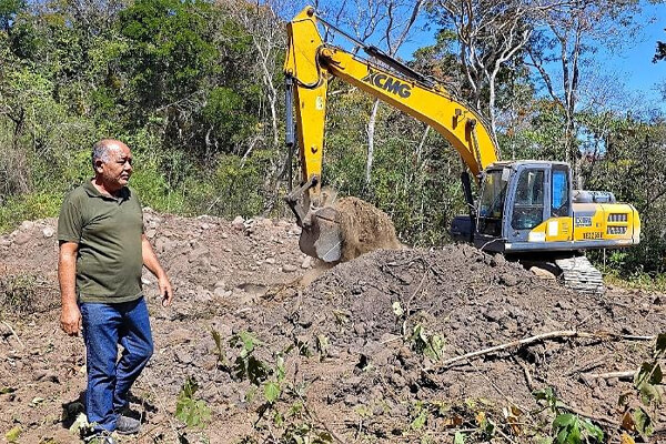 Denúncia-aponta-uso-de-máquina-da-Prefeitura-de-Cáceres