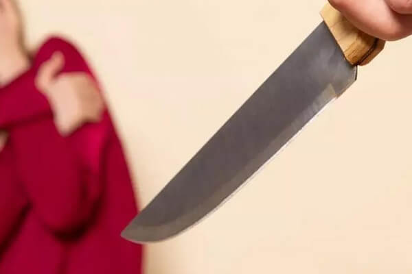 Homem-é-executado-a-facadas-na-Praça-Barão-em-Cáceres