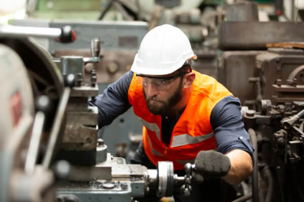 Instituto-oferta-mais-de-2-1-mil-vagas-de-emprego