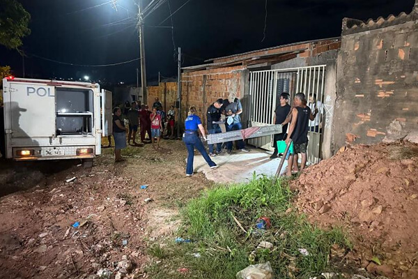 Mulher-leva-soco-na-cara-e-mata-homem-a-facadas