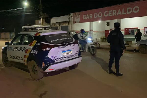 Ataque-a-tiros-em-bar-na-Cavalhada-deixa-dois-feridos