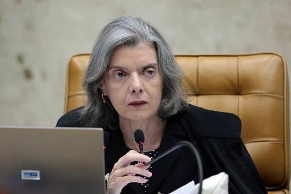 Ministra-C&aacute;rmen-L&uacute;cia-barra-recurso-e-mant&eacute;m