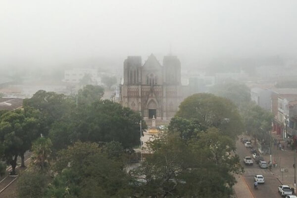 Primeira-frente-fria-chega-em-abril-e-deve-derrubar
