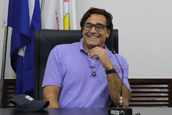 Ator-Luciano-Szafir-visita-Câmara-de-Cáceres