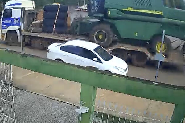 Carreta-causa-destruição-e-escancara-drama