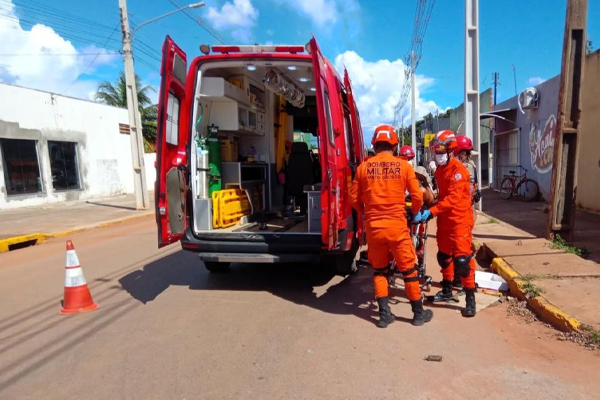 Corpo de Bombeiros socorre vítima de acidente de trânsito em Cáceres