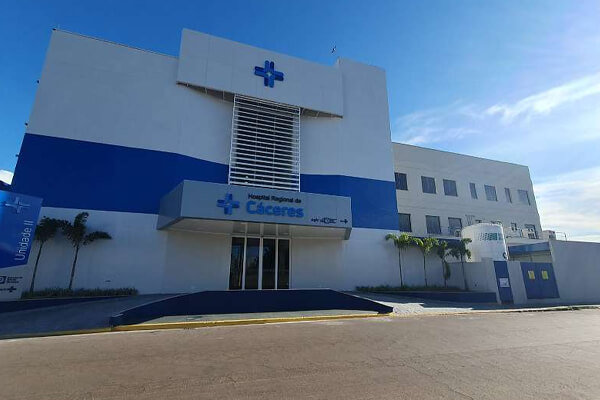 Universitários-são-barrados-em-hospital-e-podem