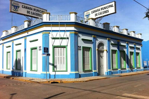 Câmara-de-Cáceres-aprova-auxílio-alimentação