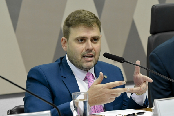 Coronéis lideram corrida à Câmara Federal; Juarez, Rosa Neide e Irajá pintam bem na foto