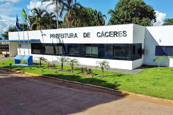 Prefeitura-de-Cáceres-mantém-aulas-normais