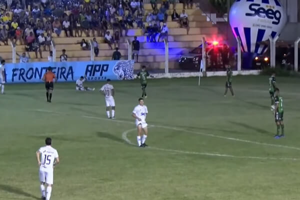 Uirapuru-vence-o-Cacerense-e-abre-vantagem