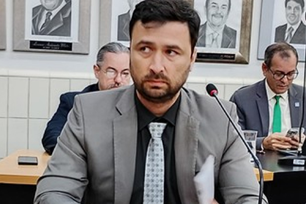 Vereador Marcos Ribeiro destaca modernização no trânsito e conectividade na saúde
