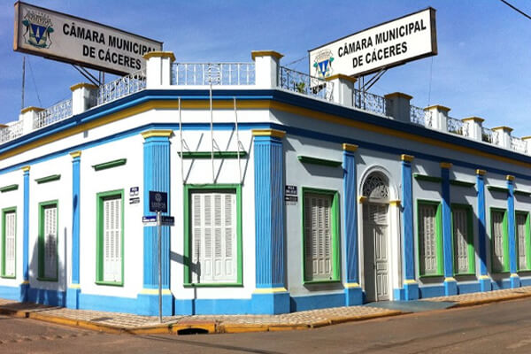 Câmara-aprova-proposta-que-dá-vaga-fixa