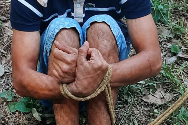 Foto-mostra-rapaz-sequestrado-pelo-CV