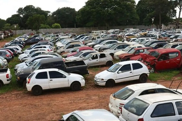 Leilão-de-carros-e-motos-em-Várzea-Grande