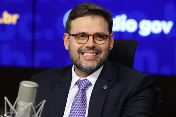 Pesquisa-Irajá-Lacerda-aparece-na-frente
