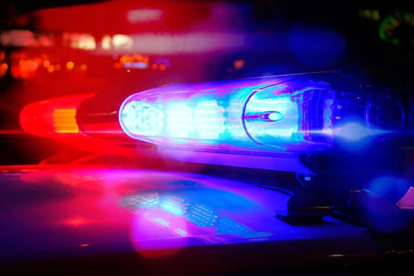 Adolescente-de-17-anos-é-baleado-na-porta