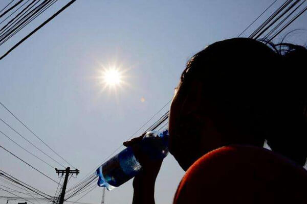 Calor-beira-os-40&deg;C-e-baixa-umidade