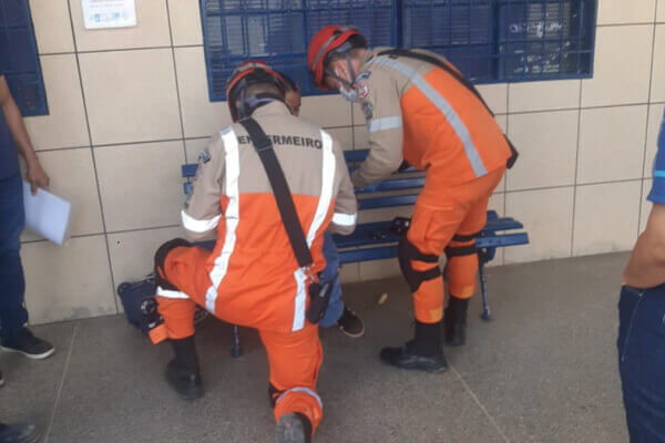 Corpo-de-Bombeiros-socorre-adolescente