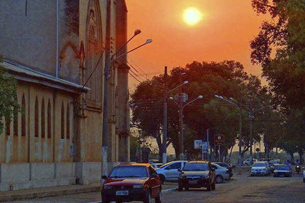 Calor-segue-forte-em-Cáceres-mas-chuva